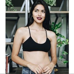 ❤ Seamless Slash Racer Back Bralette in Black